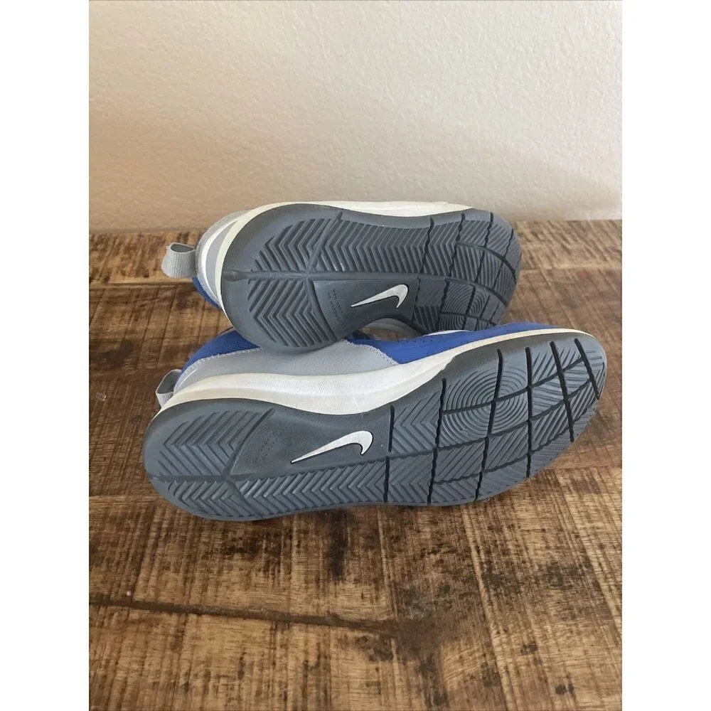 Nike Team Hustle D7 High-Top Basketball Shoes 4.5